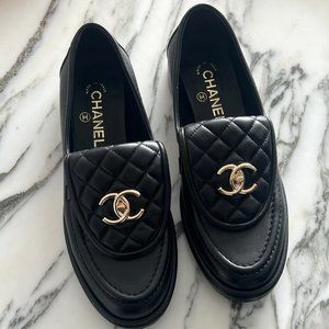 Chanel Lambskin Quilted CC Turnlock Loafers SIZE 38.5
